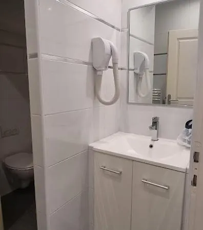 One Bedroom Andre Apartment